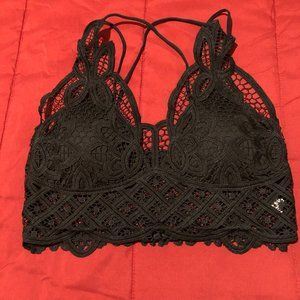 Black  Guipure Lace Criss Cross Back Bralette w/Removal Pads - Size L (NWOT)